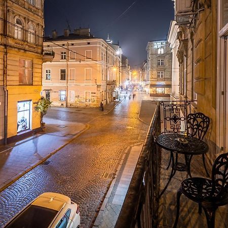 Classic Royal Central Apartment. Balcony And A/C Lviv Ngoại thất bức ảnh